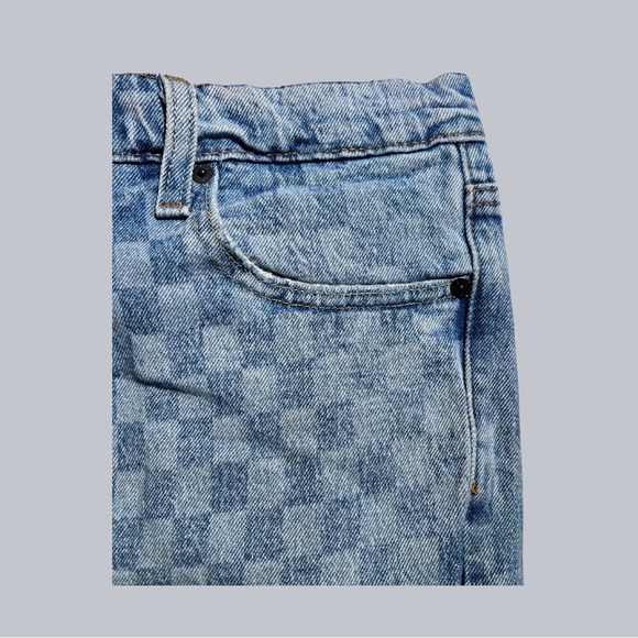 Men’s vintage Levi’s. Checkered blue denim. Size 32x32. - Picture 3 of 5